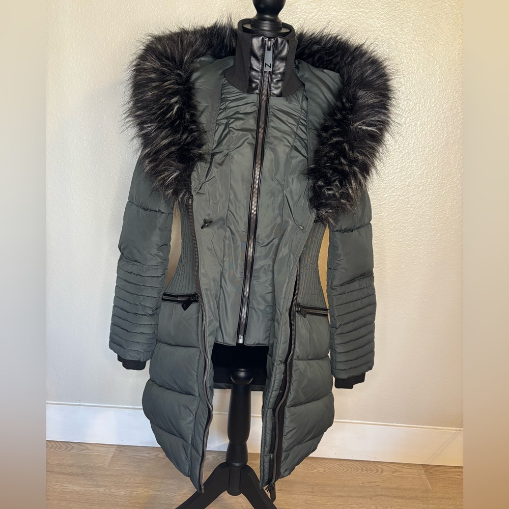 Noize Quilted Hooded Puffer Coat Jacket with Faux Fur Trim - Size XS - Picture 9 of 14